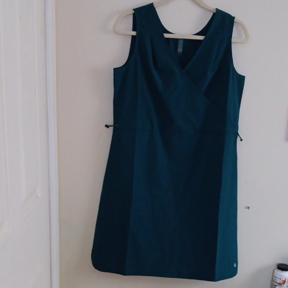 Sleeveless Teal V-Neck Dress